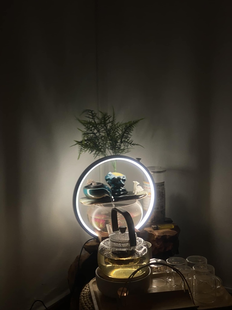 nhung-ban-tay-biet-lang-nghe