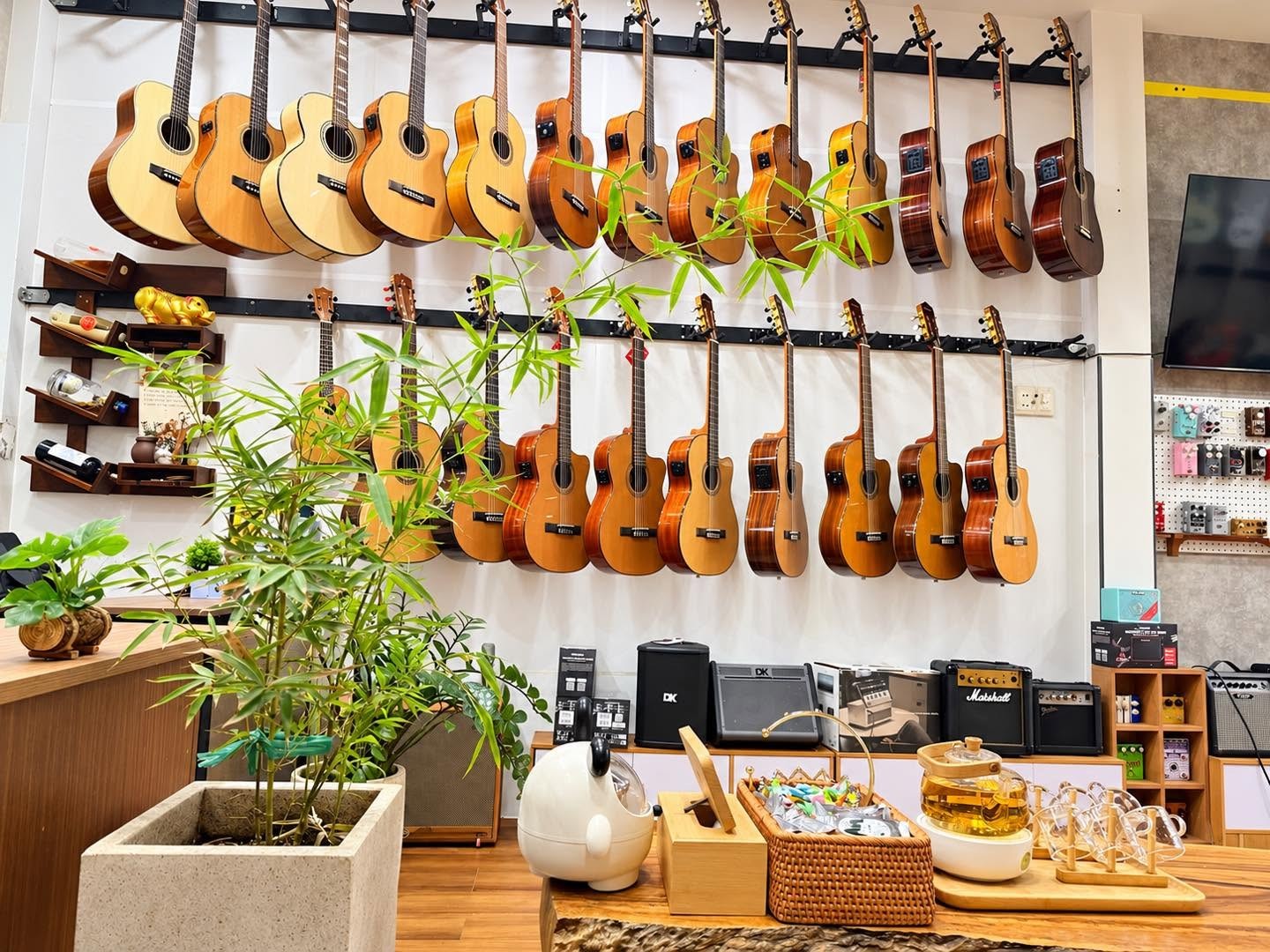 co-so-vat-chat-tai-trung-tam-guitar-quan-tan-binh
