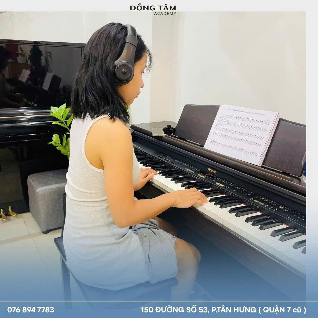 op-hoc-piano-tai-quan-tan-binh-cho-nguoi-lon-giup-giai-toa-cang-thang