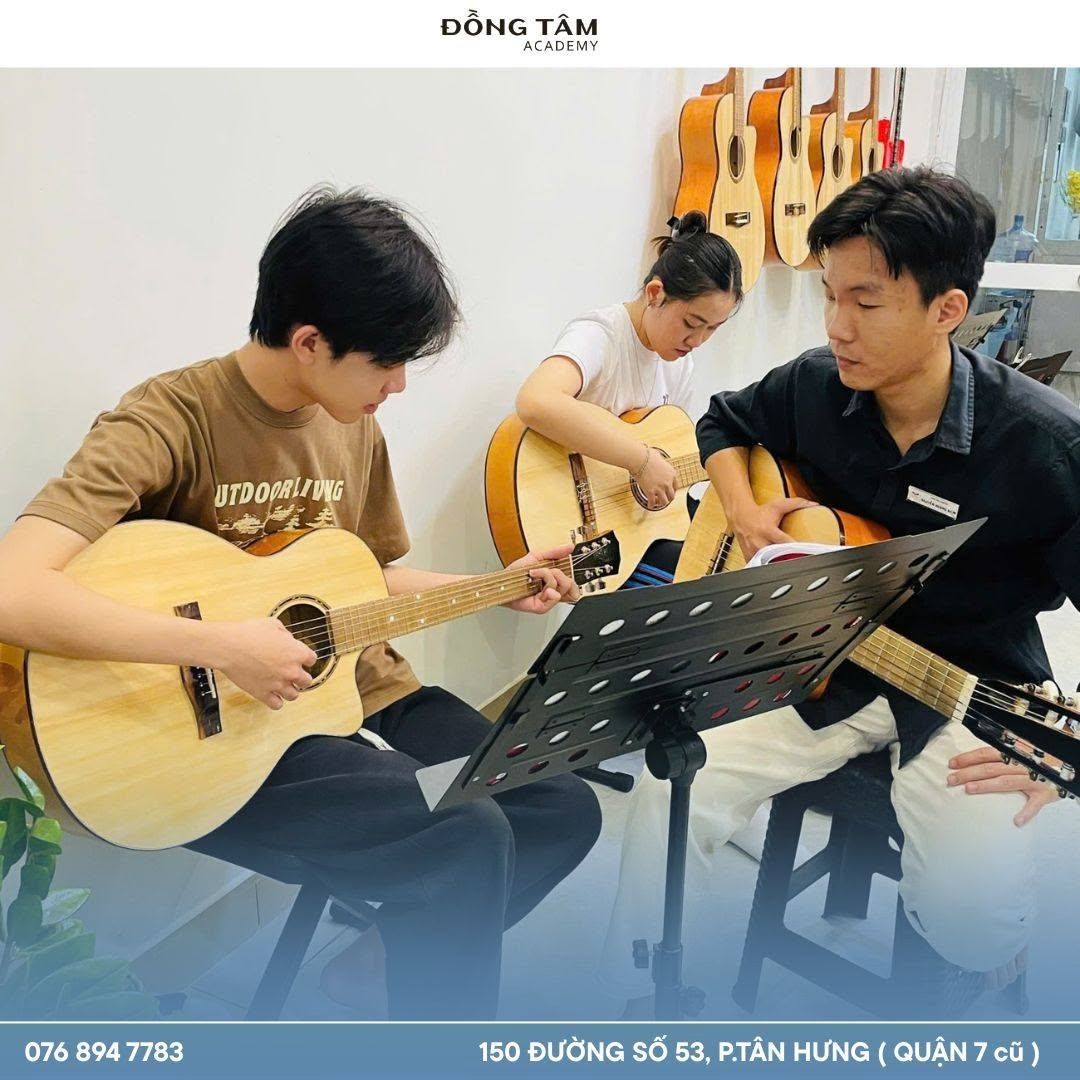 hoc-dan-guitar-tai-dong-tam-academy-thi-hay-lua-chon-hoc-guitar-o-quan-tan-binh