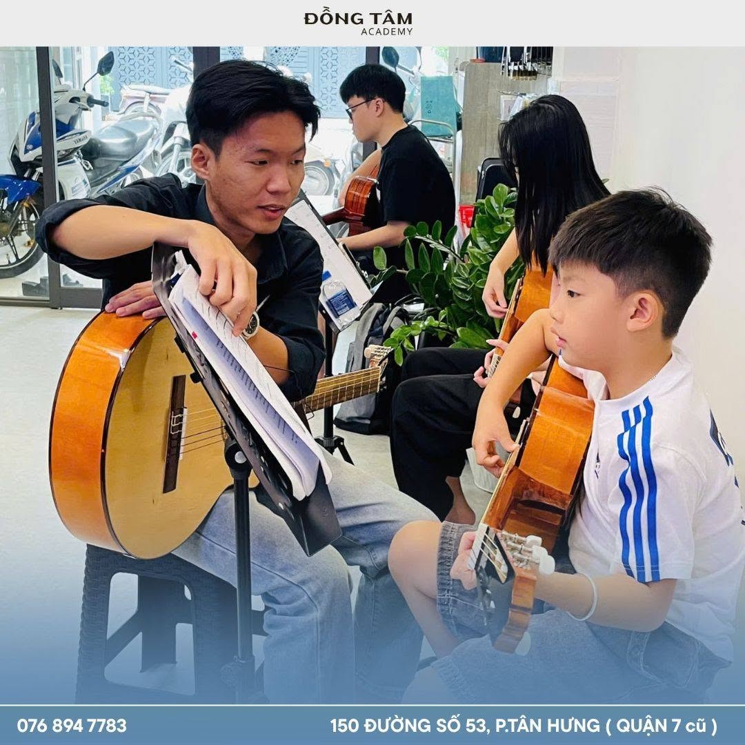 hoc-guitar-cho-tre-em-tai-quan-tan-binh-thoi-gian-linh-hoat