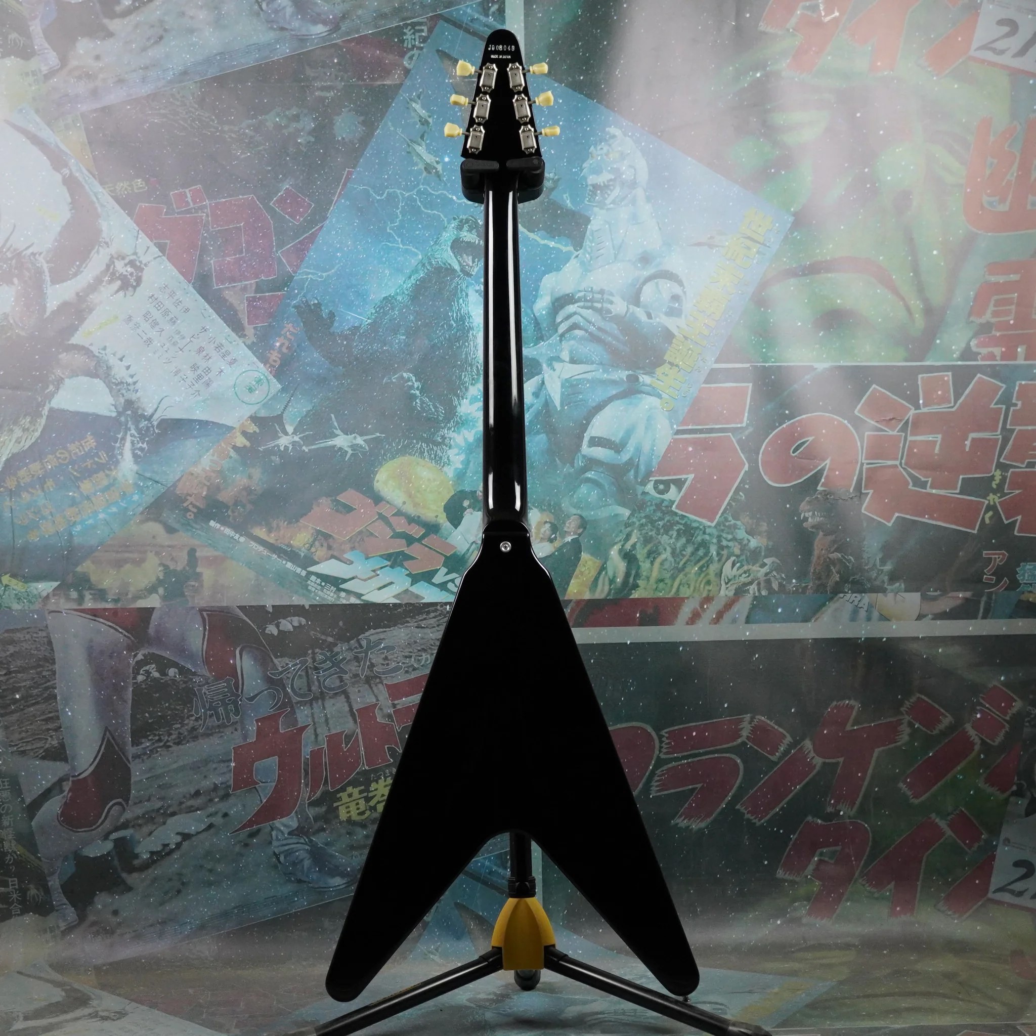 can-dan-mahogany-rounded-c-tren-dan-guitar-dien-epiphone-flying-v-70s
