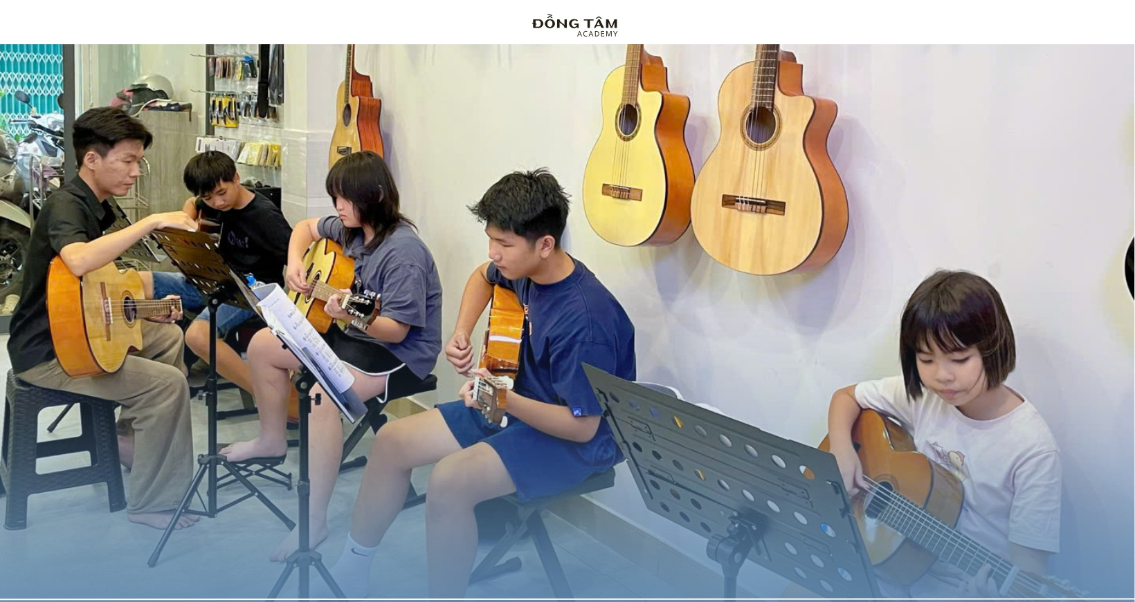 hoc-guitar-dem-hat-tan-phu-voi-phuong-phap-hoc-thuc-hanh-chiem-hon-80-phan-tram-thoi-luong