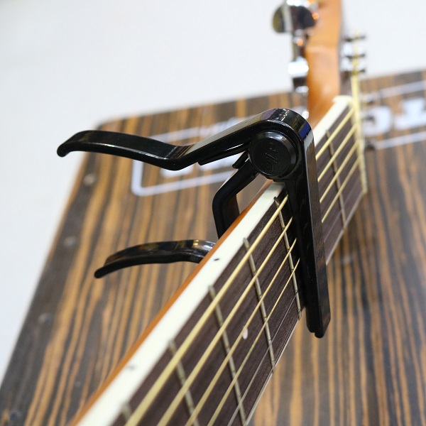 Capo Guitar - Acoustic BKA