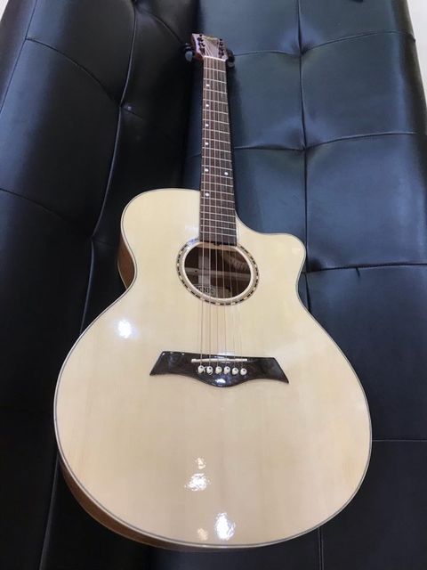 Guitar Conic A20