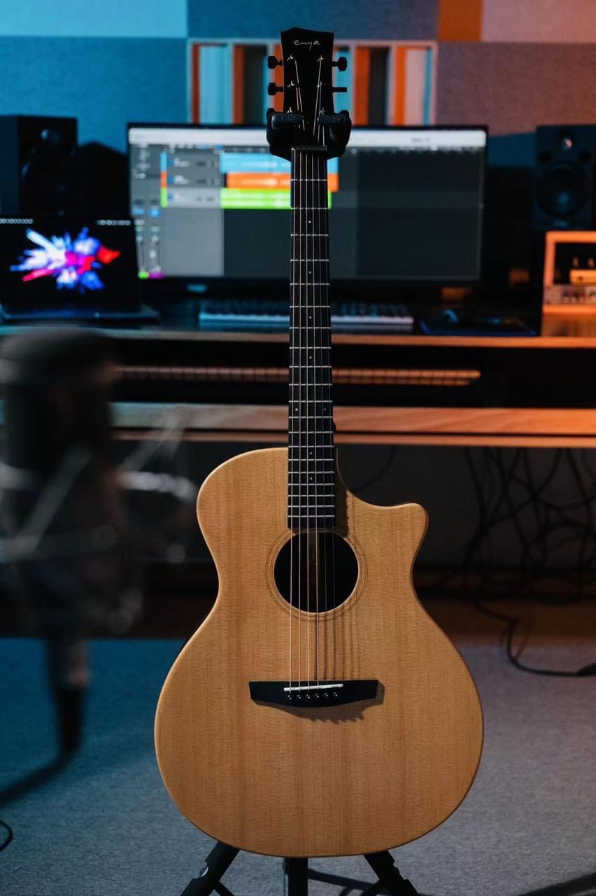 Guitar Enya X1C Pro EQ