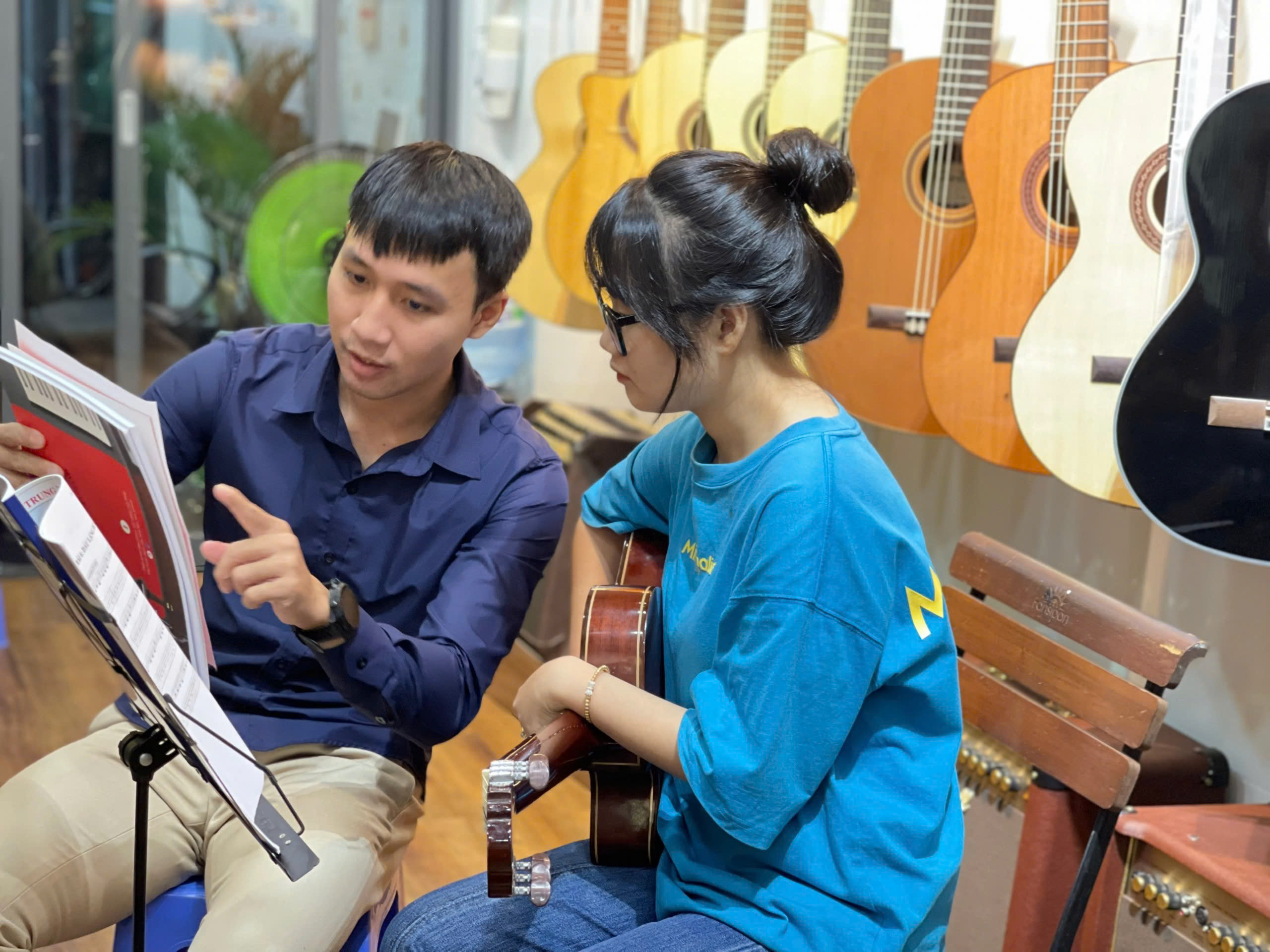 DẠY GUITAR TÂN BÌNH