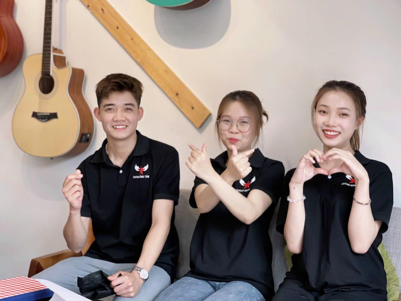 Tuyển Dụng Nhân Viên Tư Vấn Bán Hàng Tại Cửa Hàng Guitar Đồng Tâm Tuyển Dụng Nhân Viên Tư Vấn Bán Hàng Tại Cửa Hàng Guitar Đồng Tâm