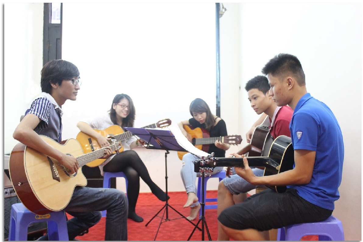 Học Đàn Guitar Quận 11 – Chắp Cánh Đam Mê Âm Nhạc Cùng Guitar Đồng Tâm