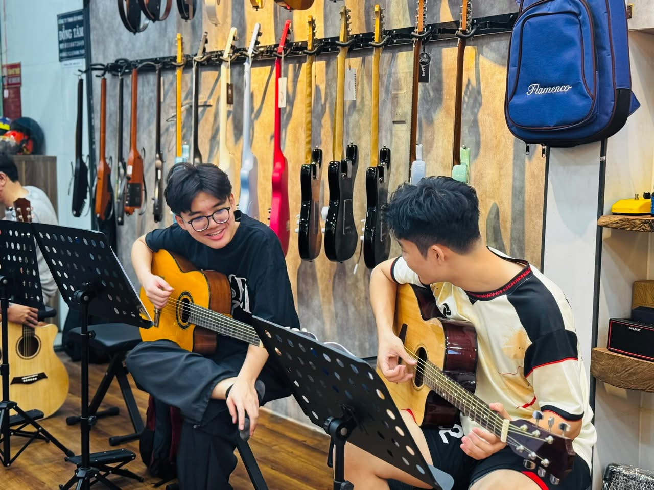 HỌC GUITAR QUẬN THANH KHÊ ĐÀ NẴNG