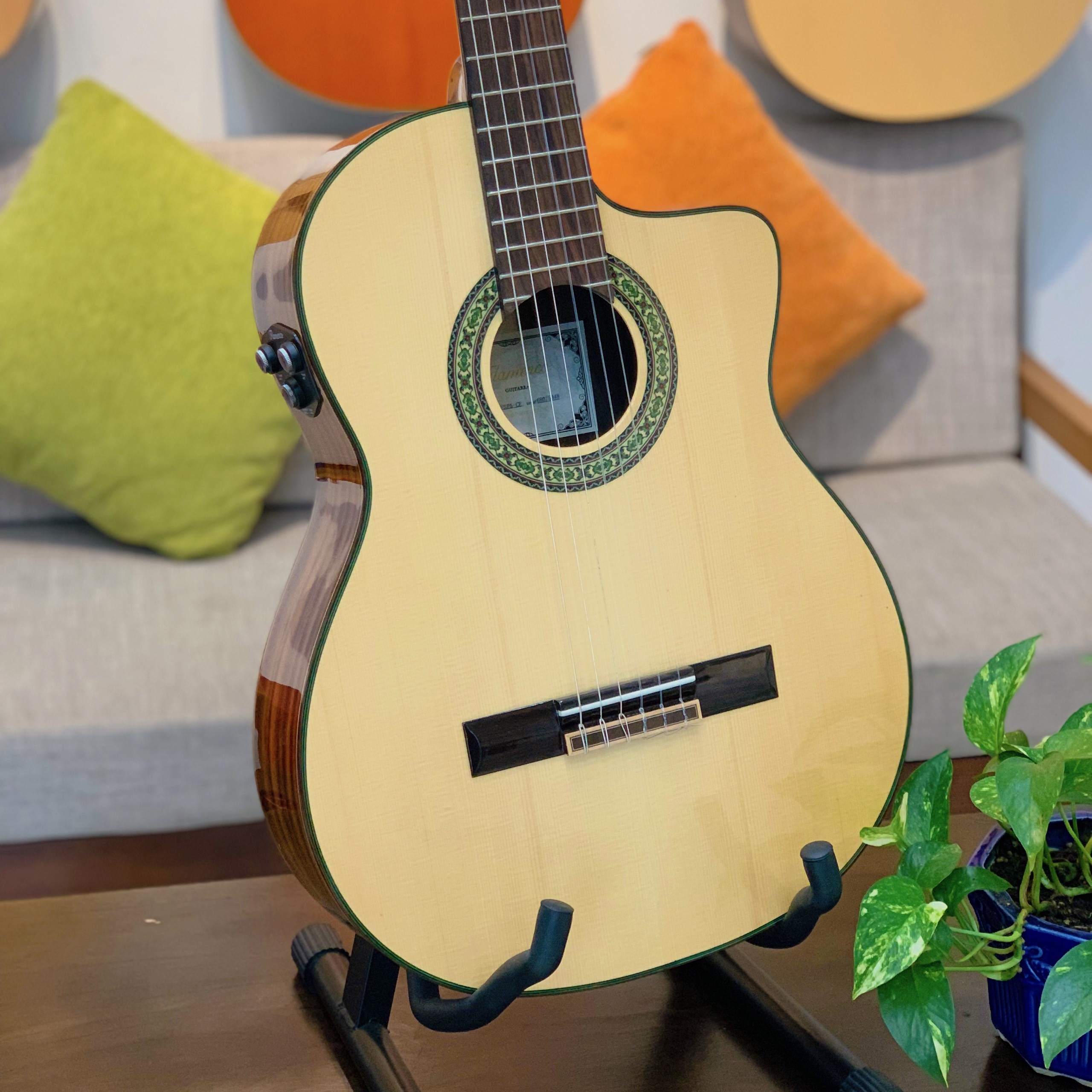 Flamenco FSP5 – Cây Guitar Đậm Chất Flamenco Cho Người Chơi Đam Mê
