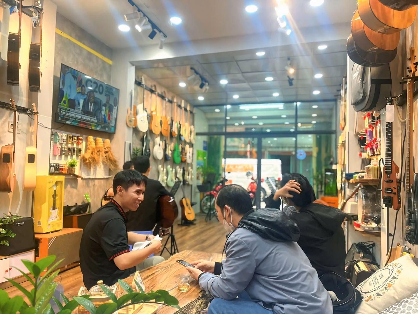 TOP NHỮNG SHOP ĐÀN UY TÍN NĂM 2026 QUẬN TÂN PHÚ HCM