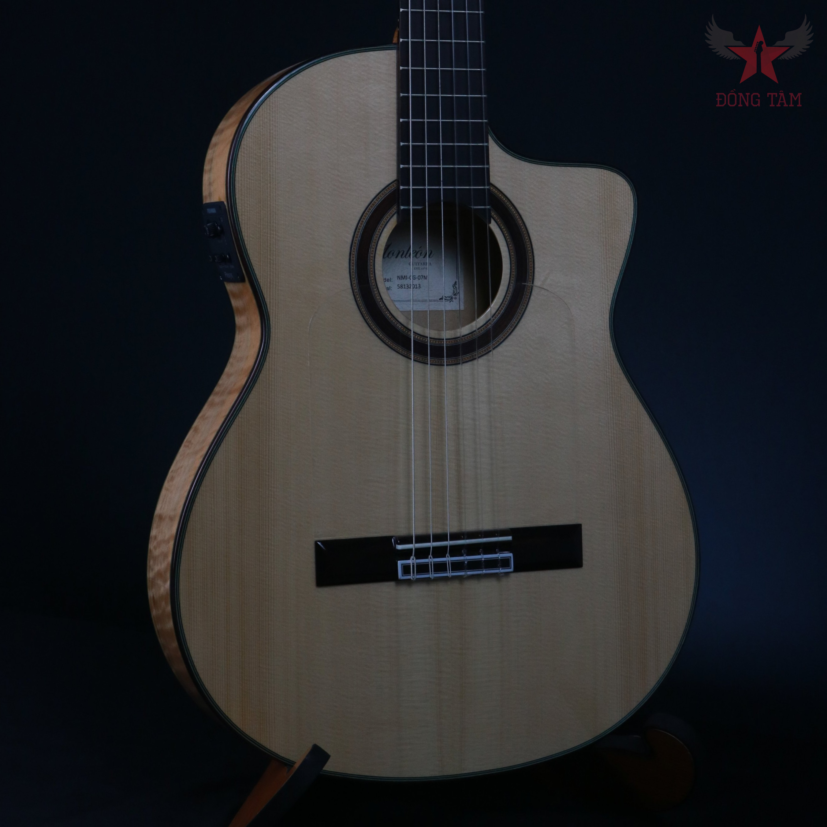 Guitar Monleon NMI-CG-07M