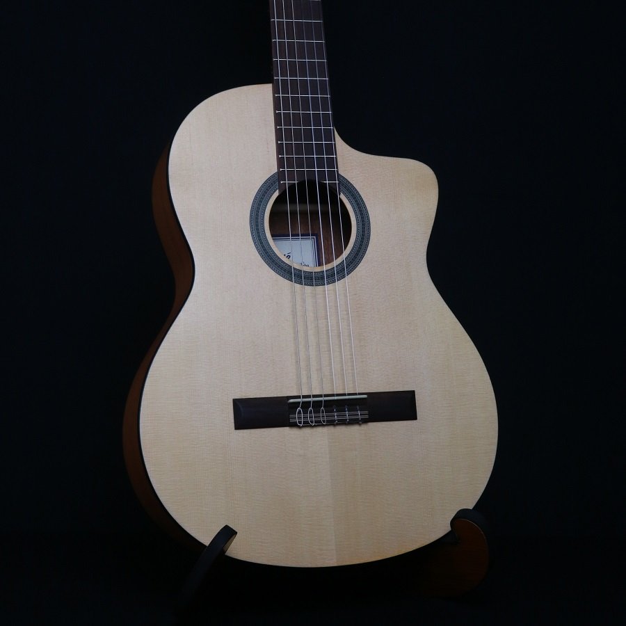 Đàn Guitar Cordoba C1M CE