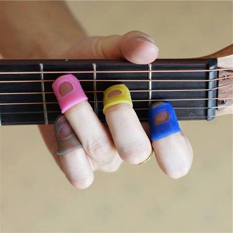 Bọc ngón tay chơi đàn guitar 