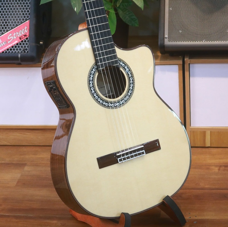 Guitar Flamenco MGK Pro